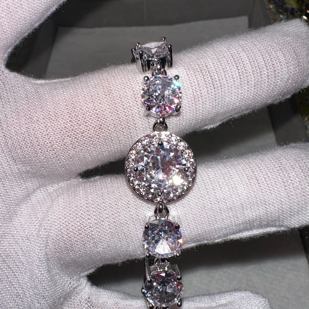 Elegant white Moissanite Diamond sliver plated 925 brecelet